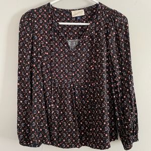 Universal threads top like new!